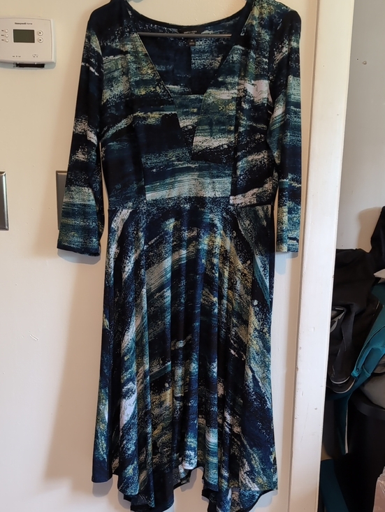 Simply Vera Vera Wang Dresses & Skirts - Simply Vera Vera Wang Teal & Navy Abstract Long Sleeve Dress